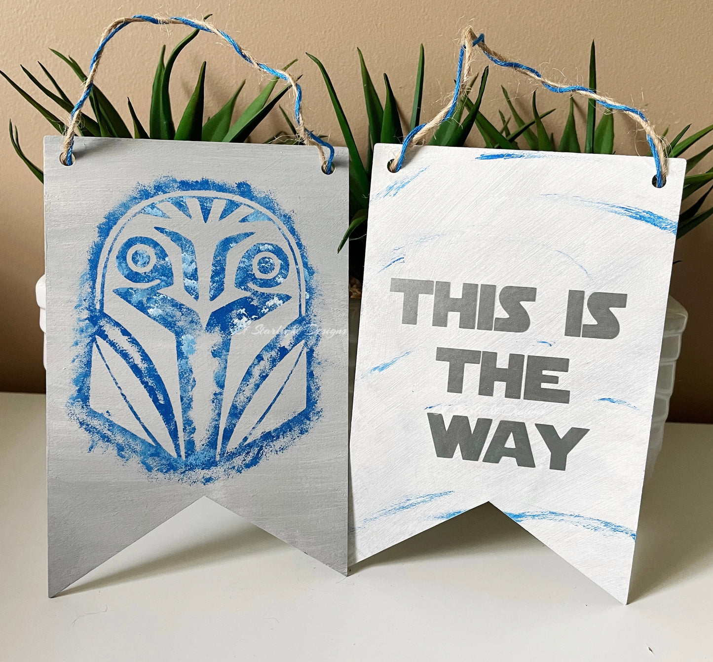 Mando Hanging Banner Signs