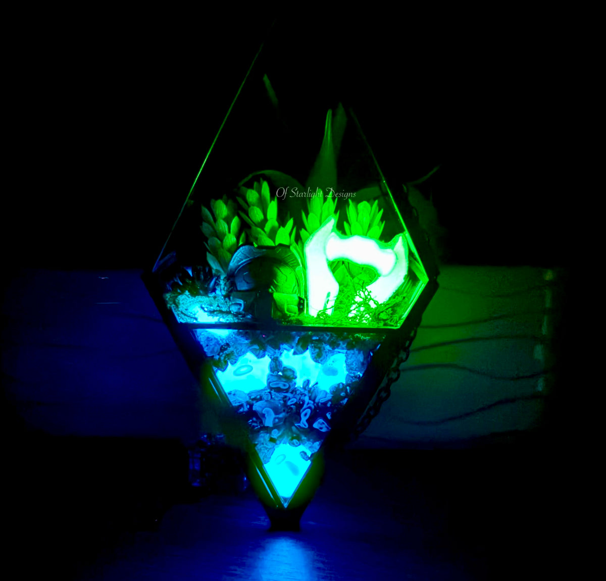 Hanging Runner MIA Terrarium