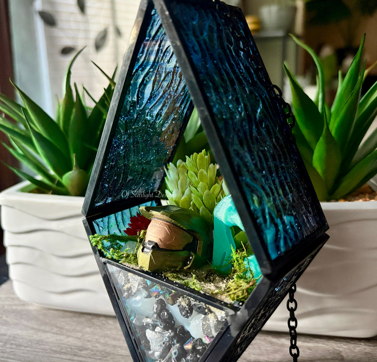 Hanging Runner MIA Terrarium