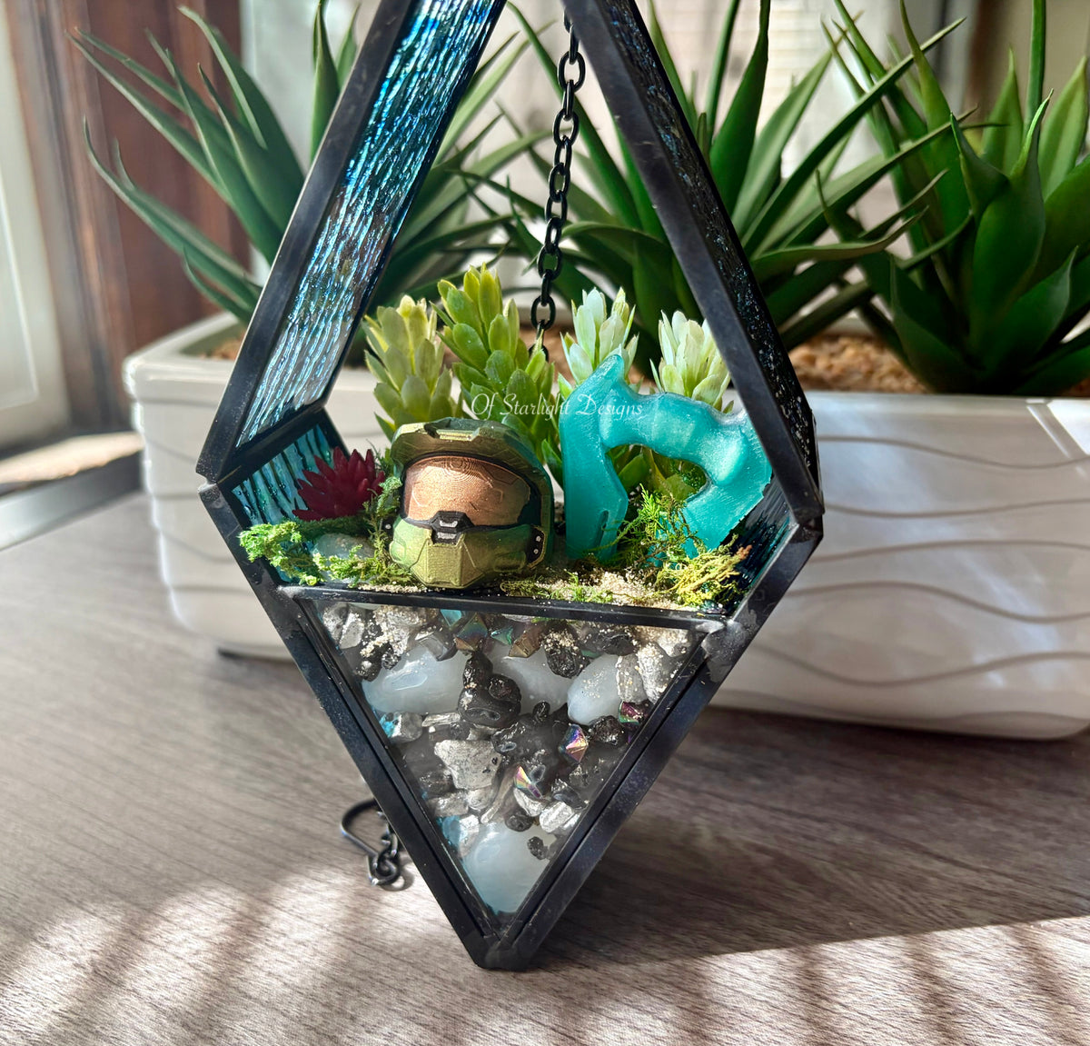 Hanging Runner MIA Terrarium