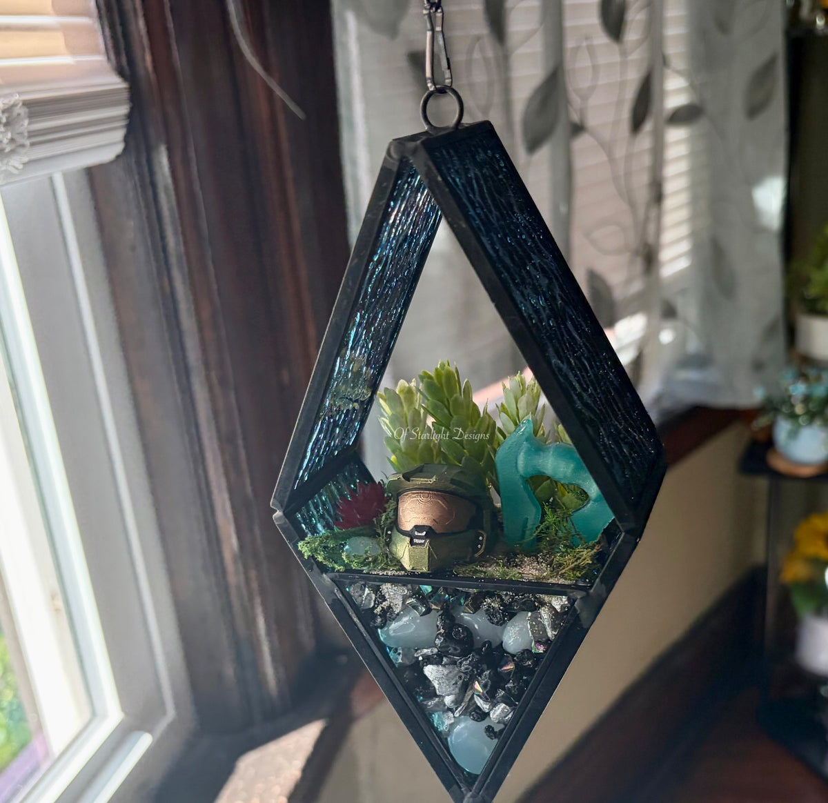 Hanging Runner MIA Terrarium